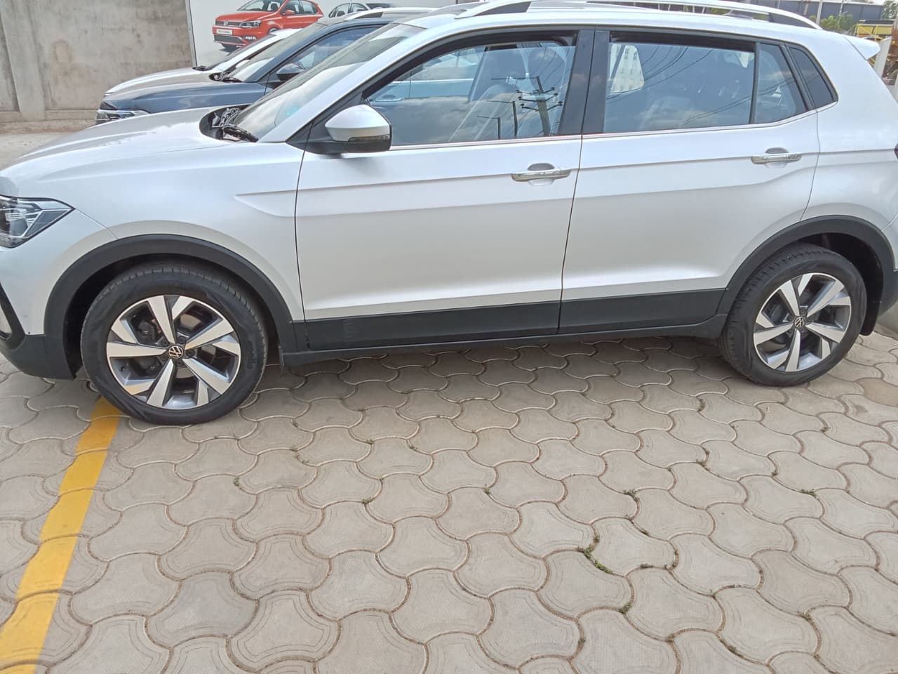 Volkswagen Taigun Topline 1.0 Tsi Mt